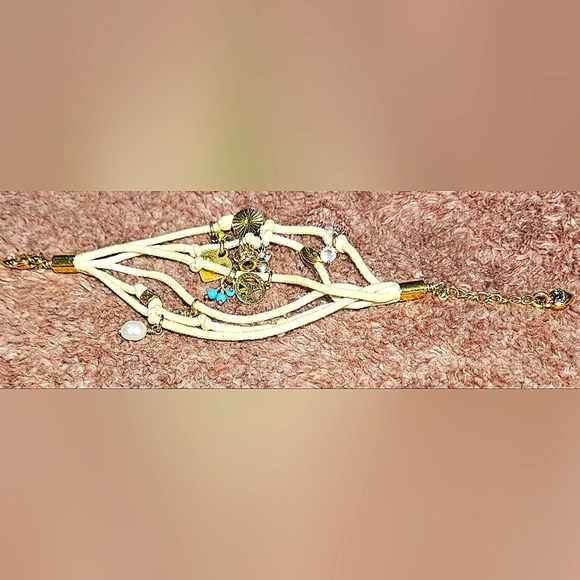 JUICY Couture White Multi Strand Crown Peace Pearl Heart Bling Charm Bracelet - Picture 6 of 14